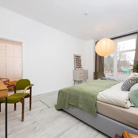 Oase Am Mauerpark - 4 Schlafzimmer - 130qm - Modern