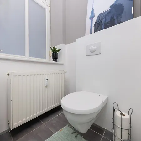 Oase Am Mauerpark - 4 Schlafzimmer - 130qm - Modern Apartment